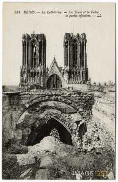 La cathédrale de Reims bombardée